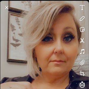 Meet your Posher, Carrie